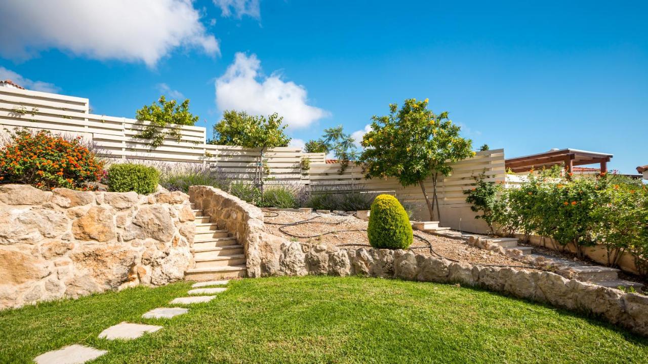 Resitour - Perneri Four Bedroom Villa Πάφος Εξωτερικό φωτογραφία